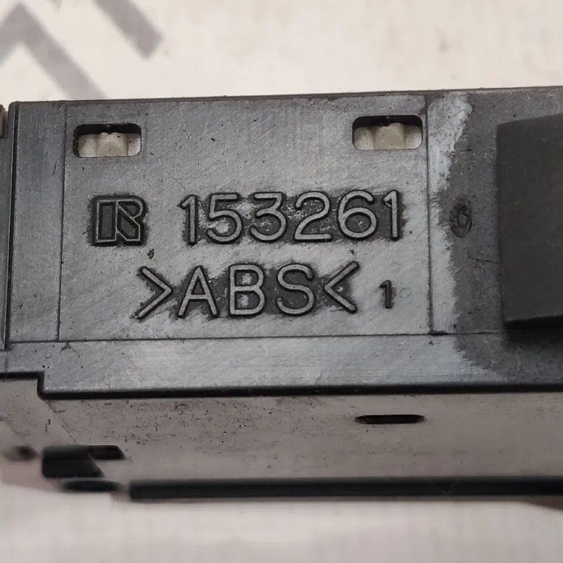 Кнопка обігріву заднього скла Toyota Avensis T25 03-08 2.0D