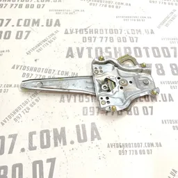 Склопідіймач задній правий Toyota Avensis T25 (03-09) 2.0D