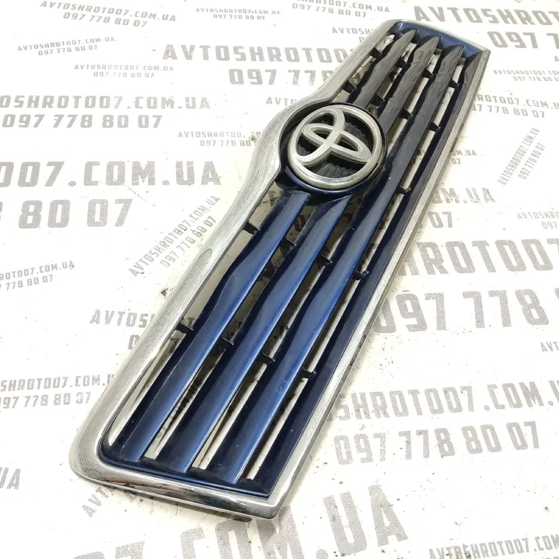 Решітка радіатора Toyota Avensis T25 (03-08) 2.0D 531140D060