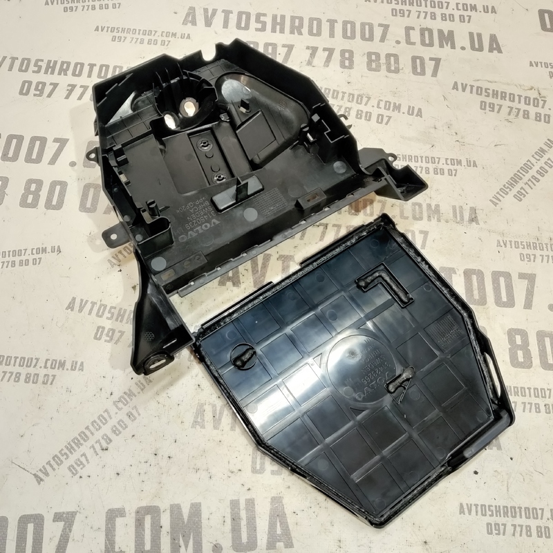 Корпус блока запобіжників Volvo S60 III (18-) 2.0Б 31450239