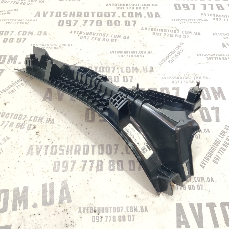Накладка салону Volvo S60 (18-24) 2.0Б задня права 31468396