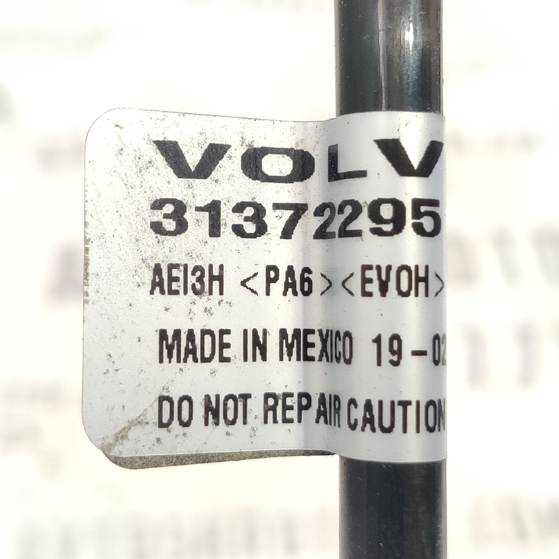 Паливна трубка Volvo S60 III (19-24) 2.0 бензин 31372295