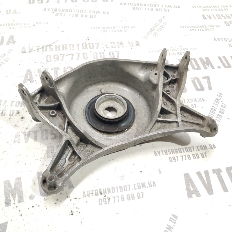 Опора амортизатора ліва Audi A4 B8 07-15 2.0D 8K0412383F