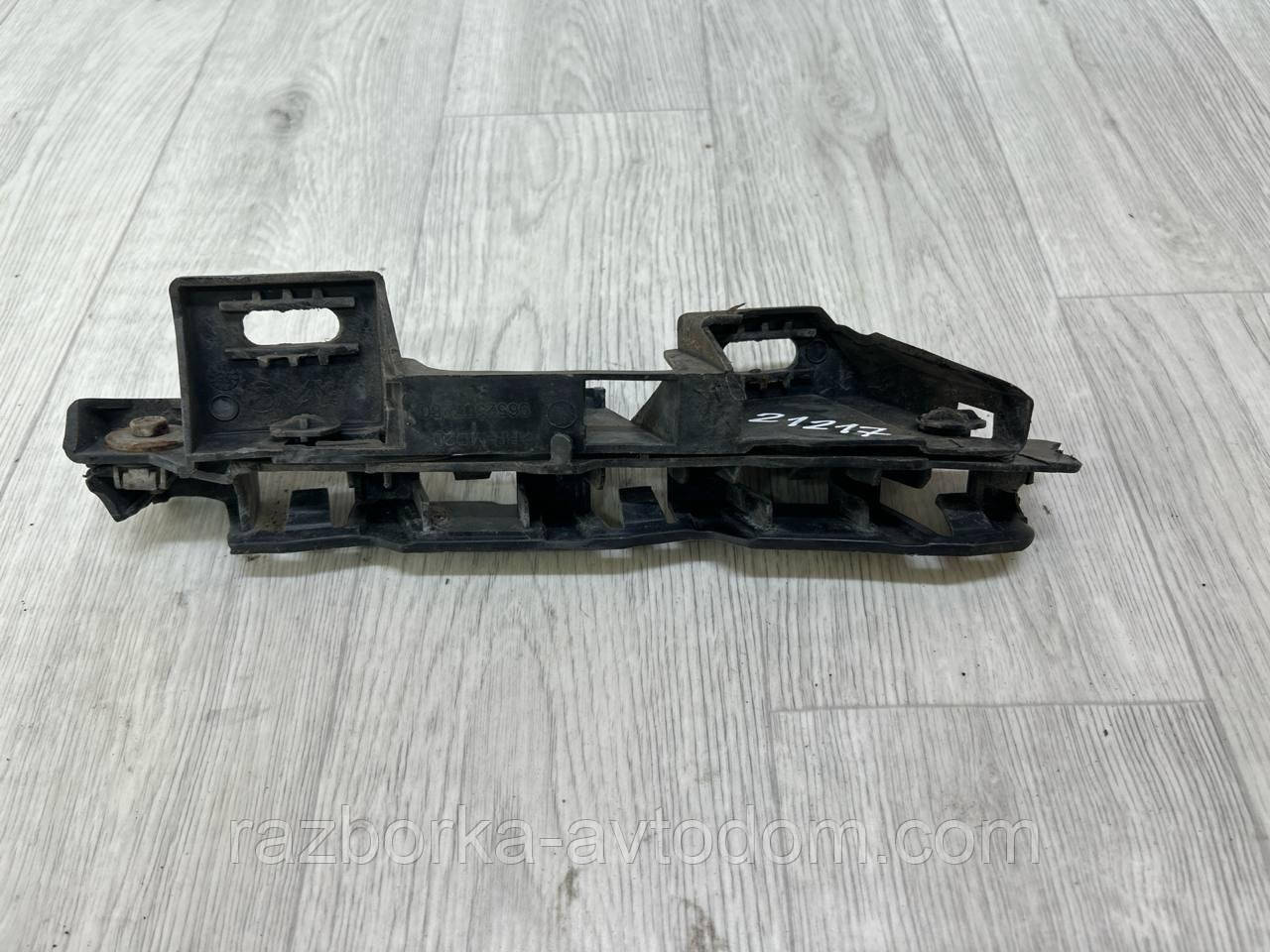 Кронштейн (кріплення) бампера переднього прав CITROEN C4 (04-08) OE:9652507280 ДЕФЕКТ