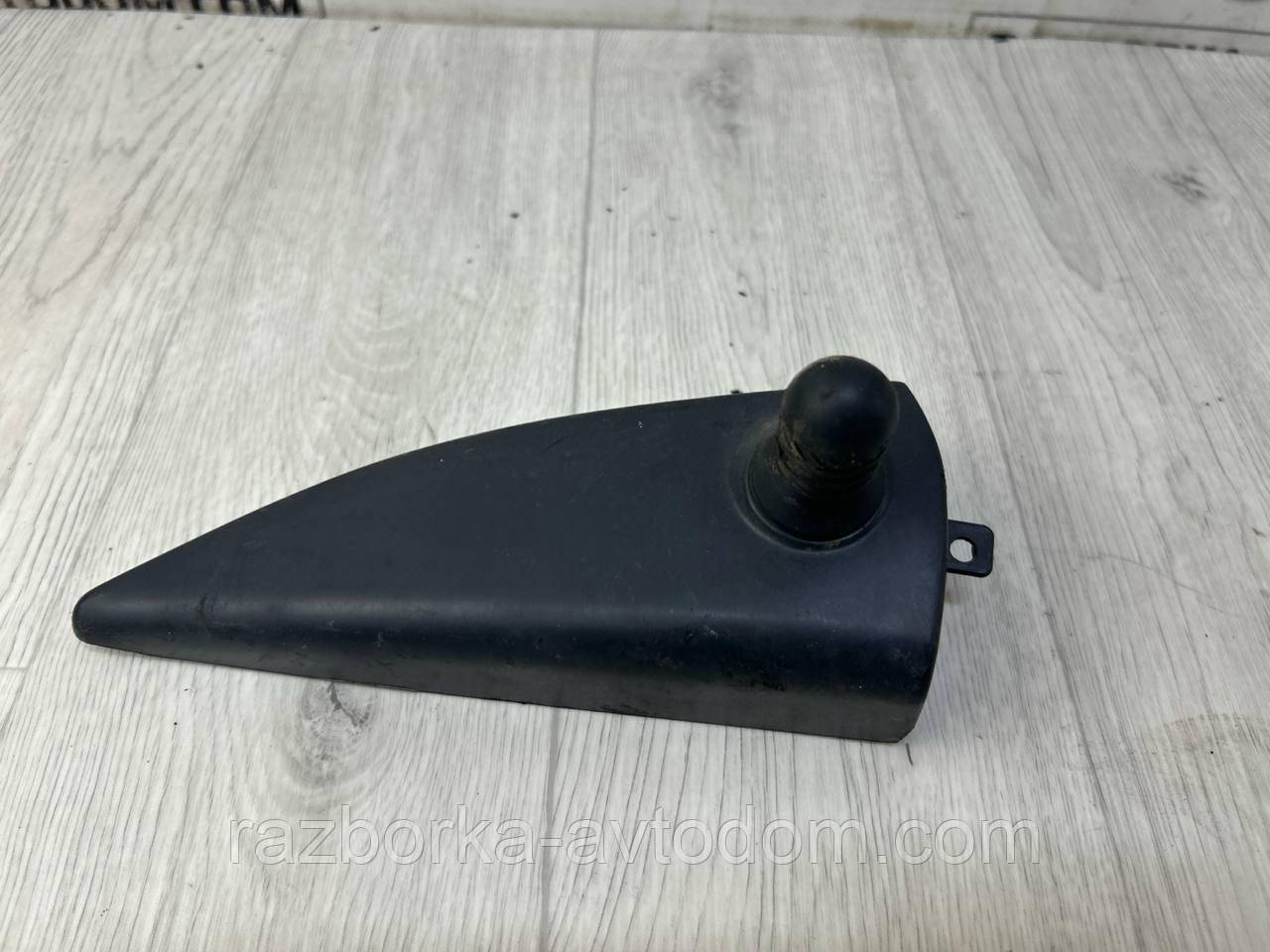 Накладка/обличчя дзеркала внутрішніми лівими дверима Peugeot Partner (03-08), Citroen Berlingo (03-08) OE: 9619228577