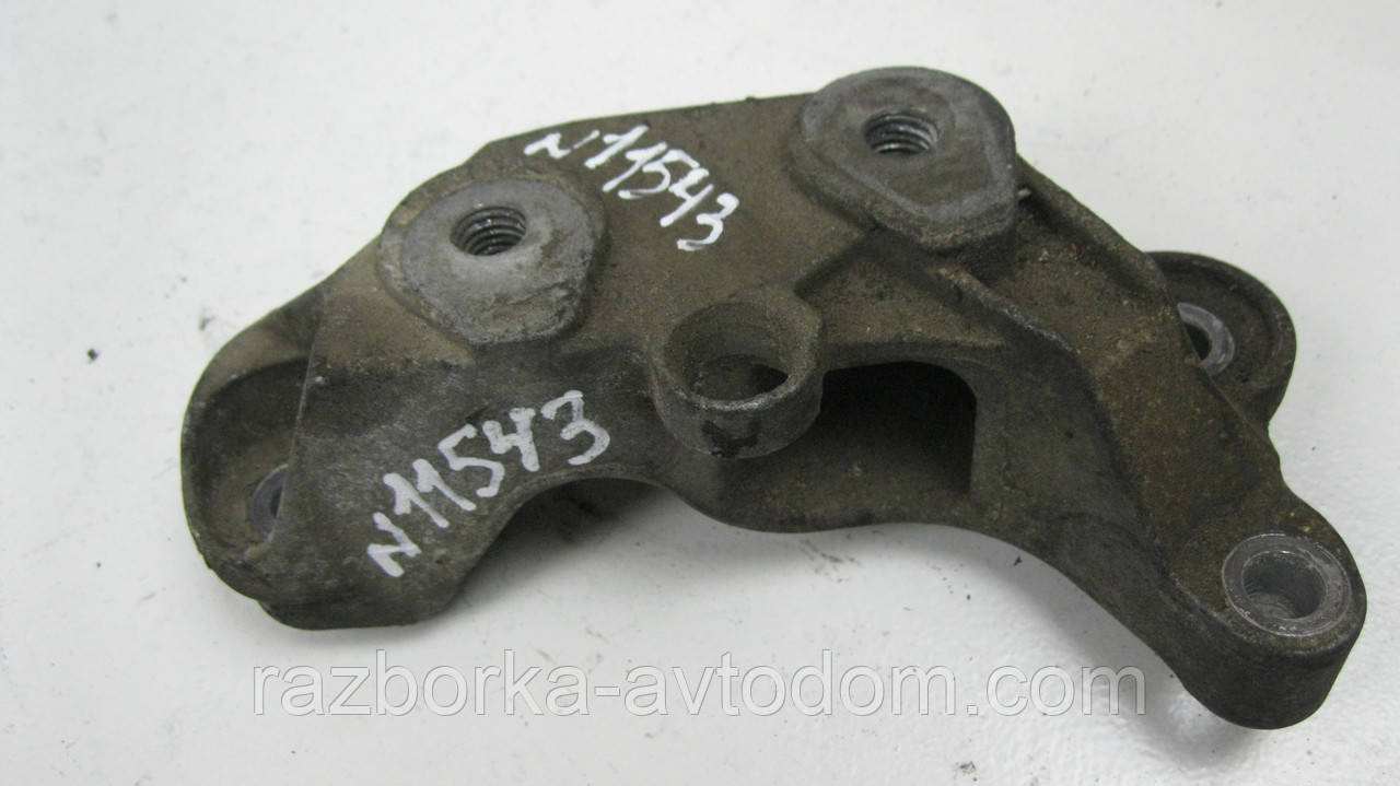 Кронштейн коробки передач КПП Opel Corsa C (2000-2012), Combo (2001-2011), Tigra (2004-2010) OE:13109198