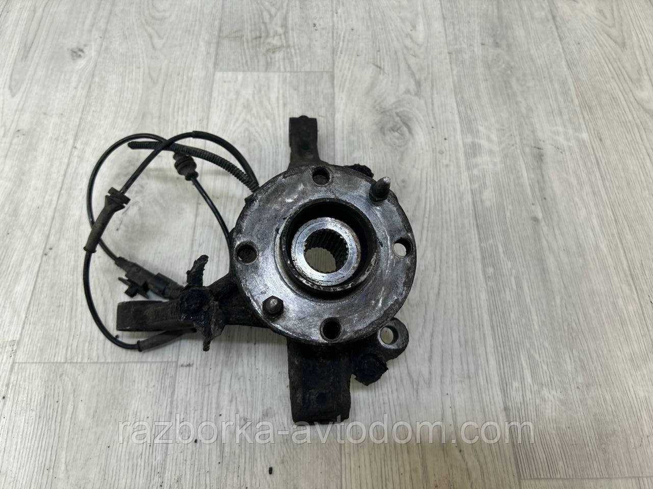 Поворотний кулак передній правий (цапфа/ступця) Peugeot Bipper (07-16), Fiat Fiorino (07-), Citroen Nemo (07-) OE:3647A1