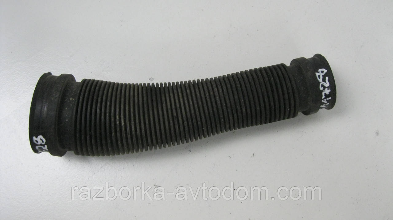 Патрубок повітряного фільтра Opel Corsa C (2000-2012), Combo (2001-2011), Astra H (2004-2012) OE:13105267