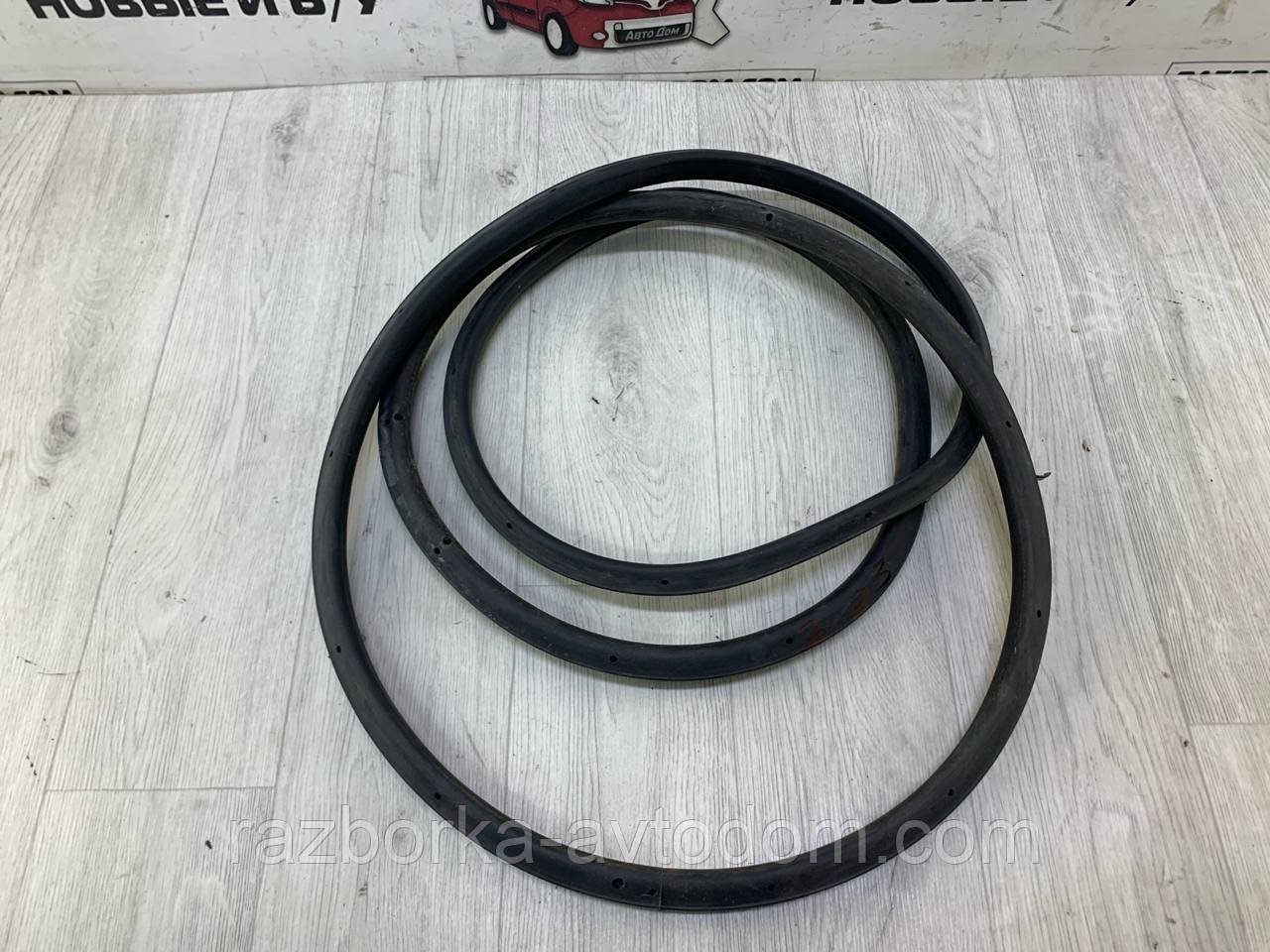 Ущільнювач дверей задньої правої (універсал) Ford Mondeo (07-14) OE:1534576