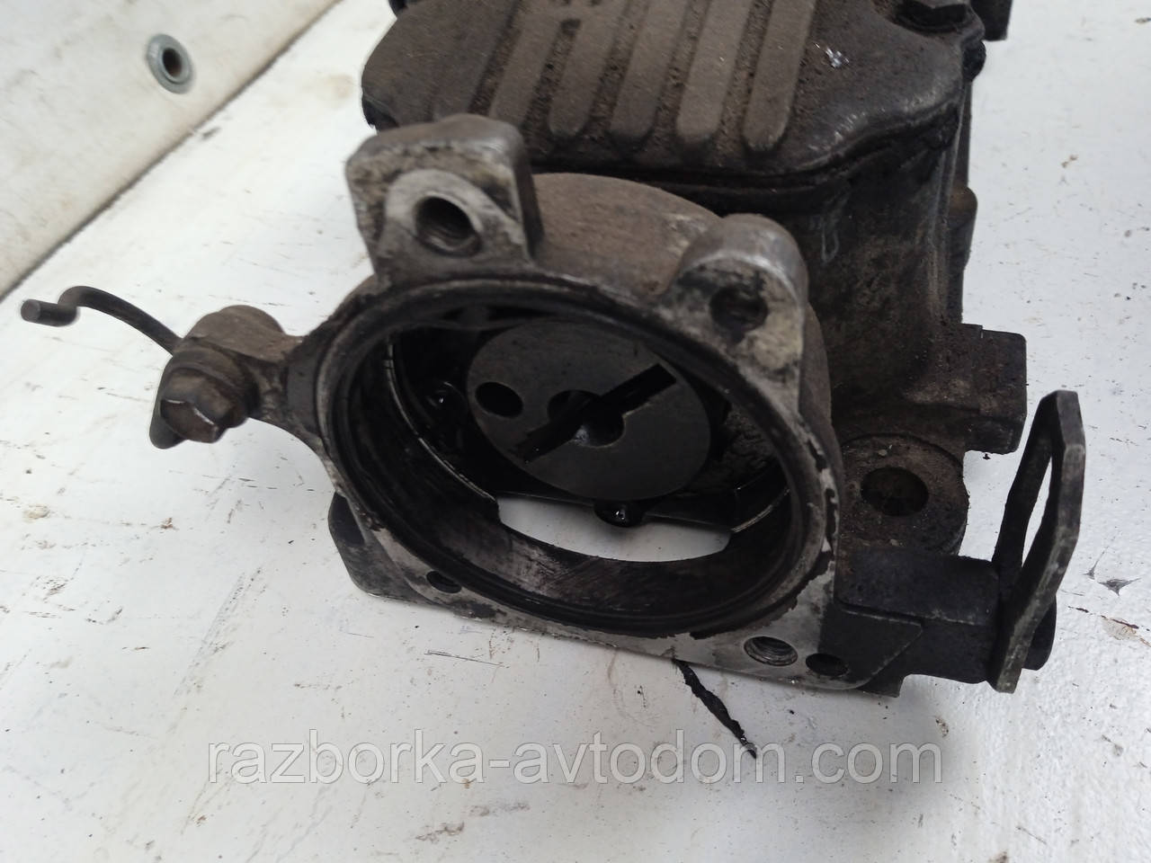 Постіль розподівала (ГБЦ) Opel Vectra (1989-1994), Astra F (1991-1998) Kadett 1.7D OE:90273944