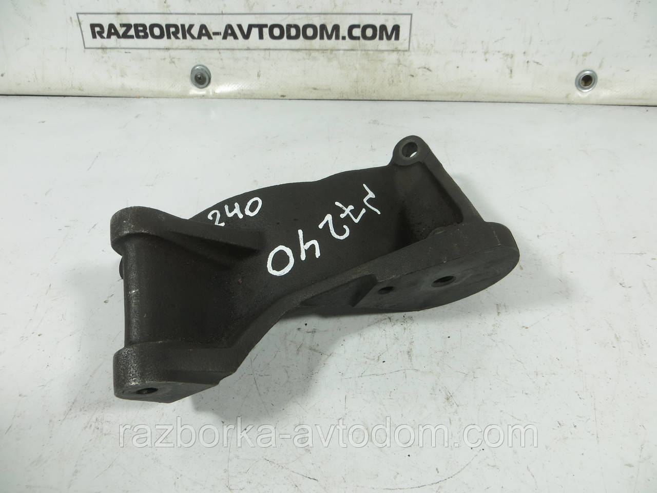 Кронштейн кріплення генератора Ford Sierra, Escort, Orion, Scorpio (1987-1993) 2.0 DOCH ОЕ: 88wf10039aa