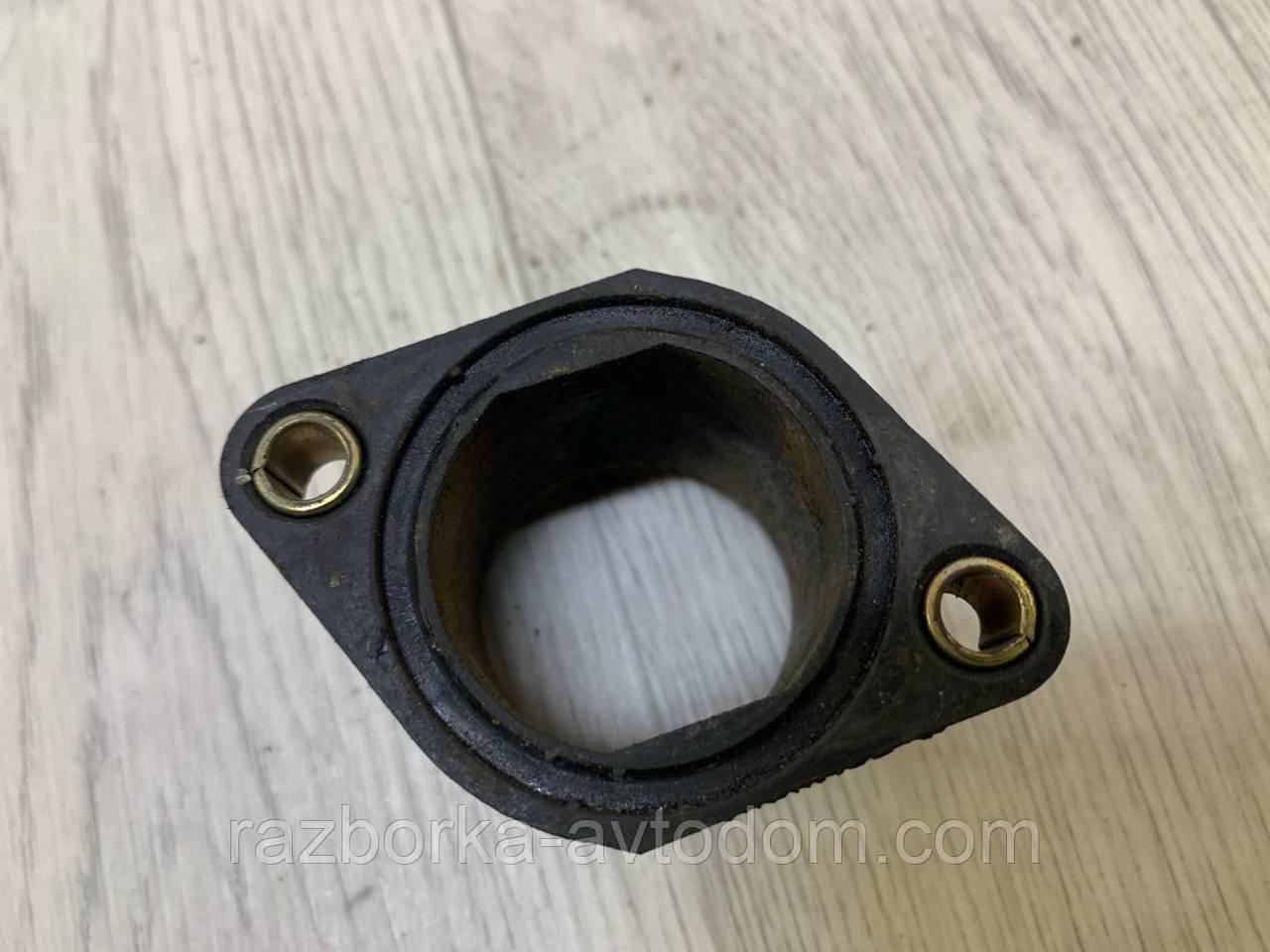Фланець системи охолодження VW Lt28-55 (1975-1996) OE: 075121133B