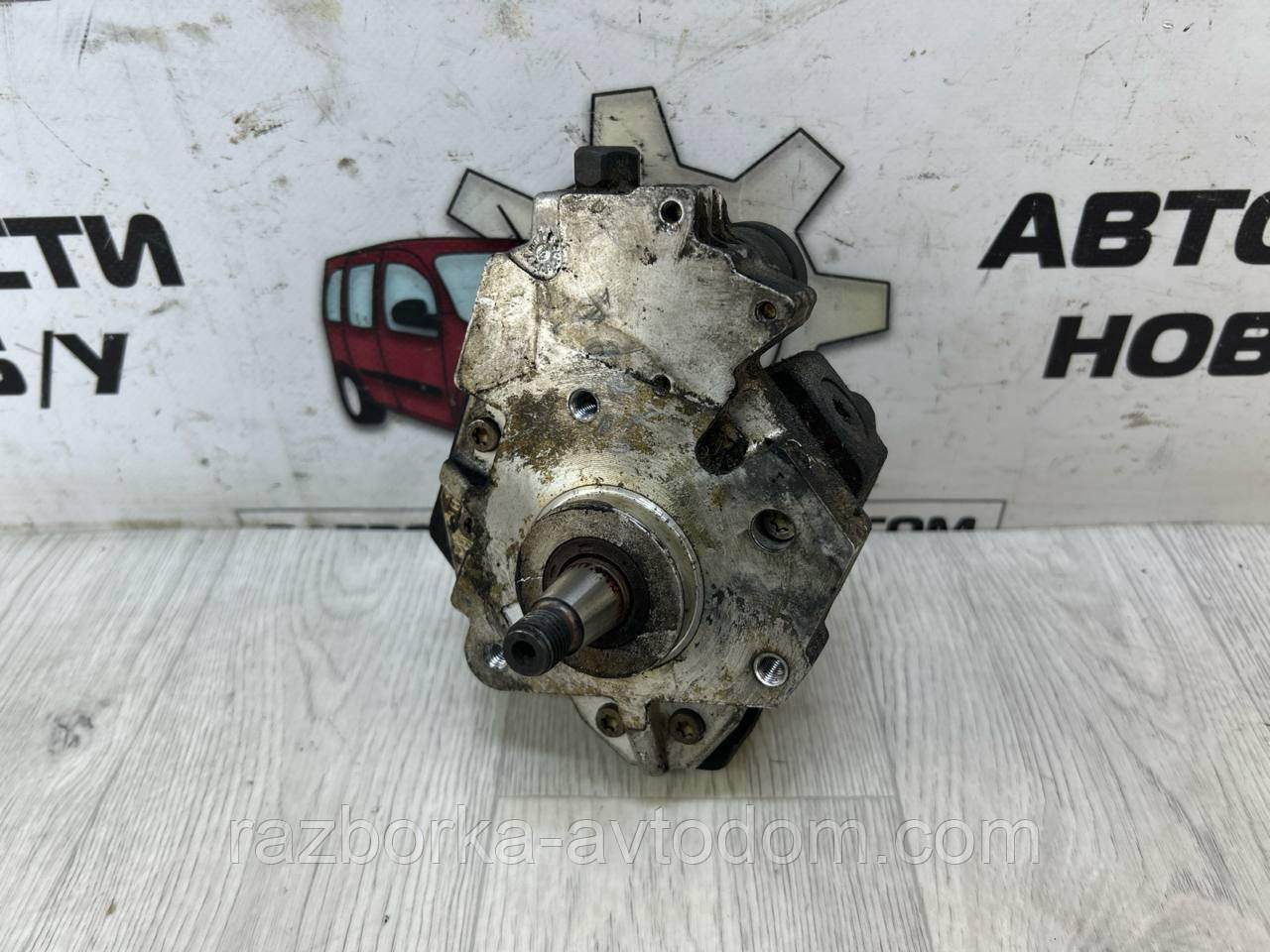 Паливний насос високого тиску (ТНВД) 1.6HDI Peugeot 407 (04-09), 307 (04-09), Citroen C4 Picasso (05-10), Berlingo (04-11).