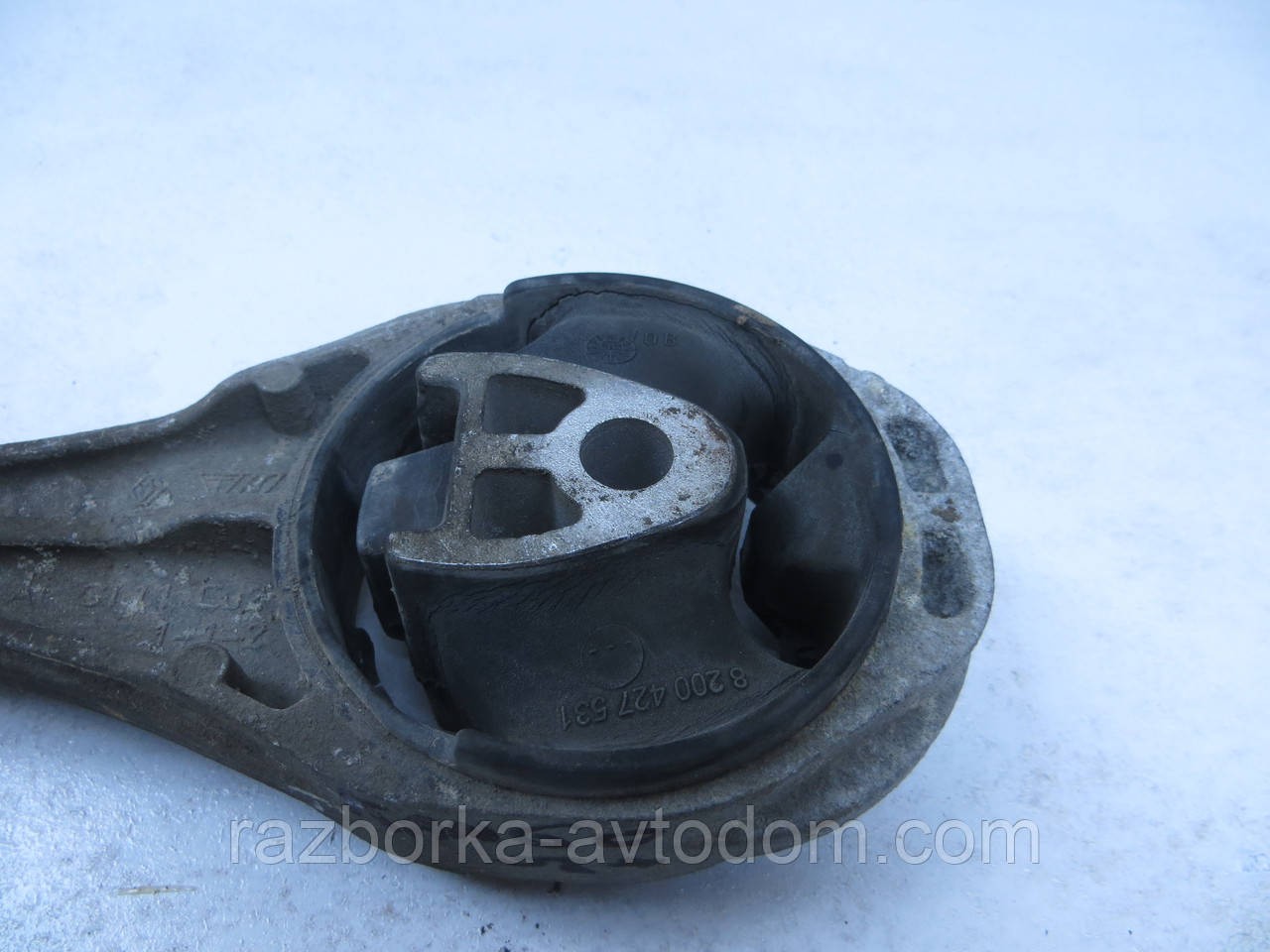 Подушка КПП задня (опора двигуна) Renault Kangoo (08-13) 8200427531