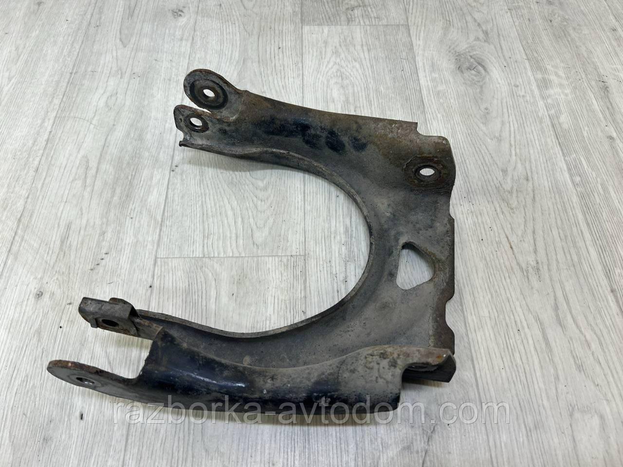 Важіль передній правий (верхній) Peugeot 407 (04-11), Citroen C5 (08-) OE:9682594280