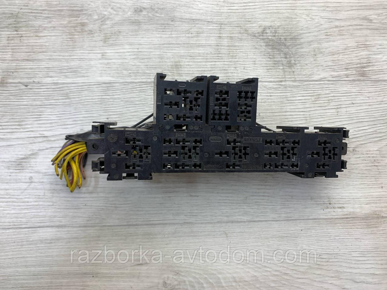 Блок запобіжників Renault Kangoo 1.5 dci (1997-2007) OE: 7703297572