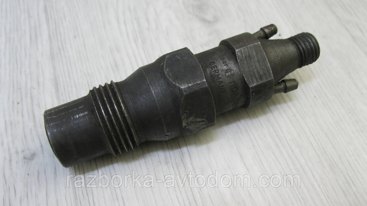 Форсунка дизельна 2.4D VW Lt 28-55, Transporter T4, Passat B3 OE: 068130201C