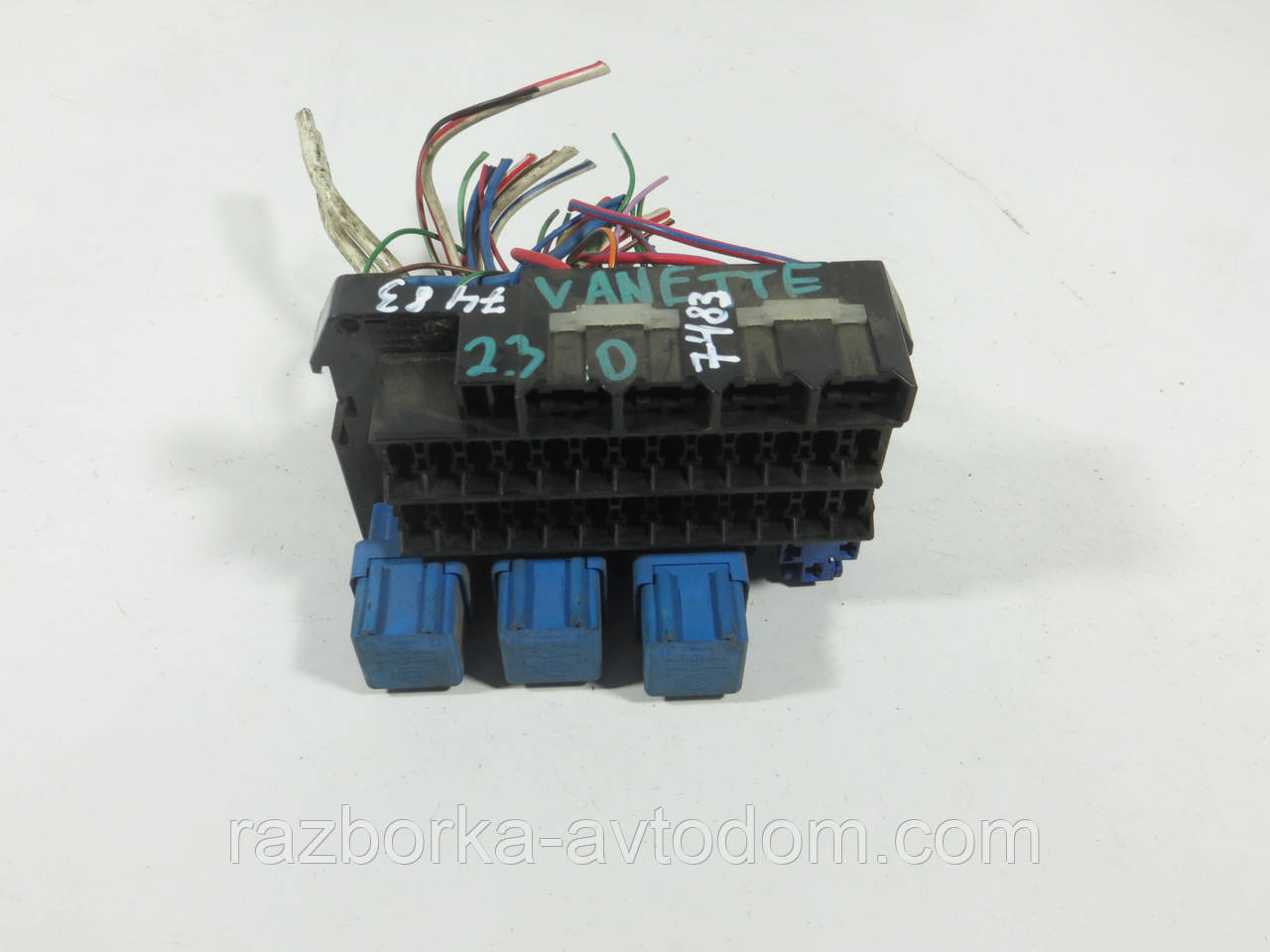 Блок запобіжників NISSAN VANETTE C23 (1991-2001) ОЕ: 243110E000