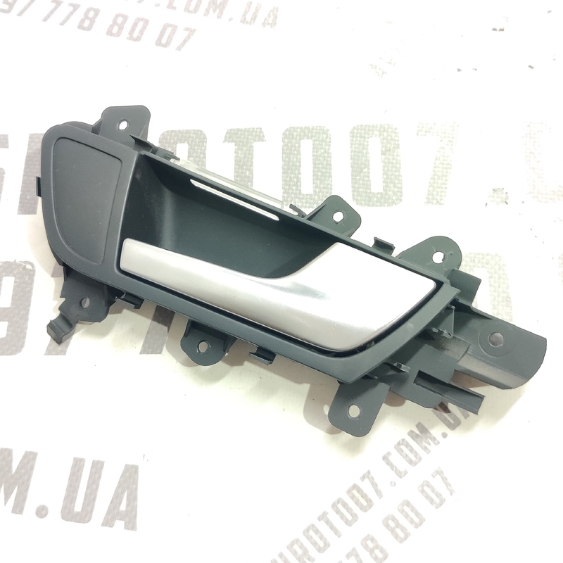 Дверна ручка внутрішня Audi A4 B8 (07-15) 2.0D задня права