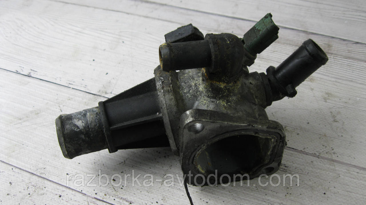Корпус термостата Opel Combo C (2001-2011), Fiat Doblo, Panda 1,3CDTI OE:93177343, 55224023, 1338841