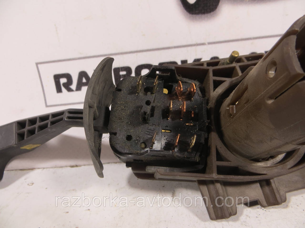 Підрульовий перемикач правий Opel Kadett OEM 90243395