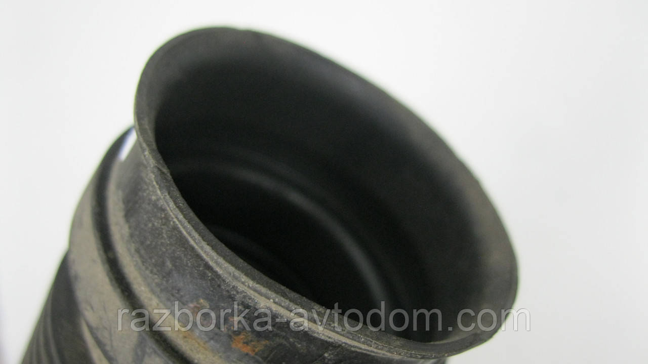 Патрубок повітряного фільтра Opel Corsa C (2000-2012), Combo (2001-2011), Astra H (2004-2012) OE:13105267