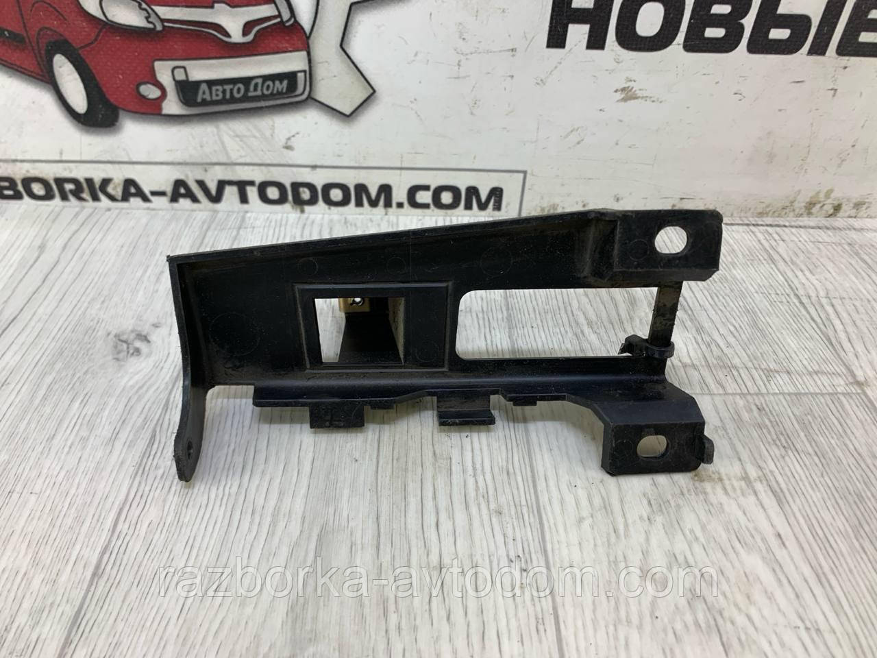 Кронштейн кріплення кермової колонки Renault Kangoo (1997-2007) OE: 8200139447