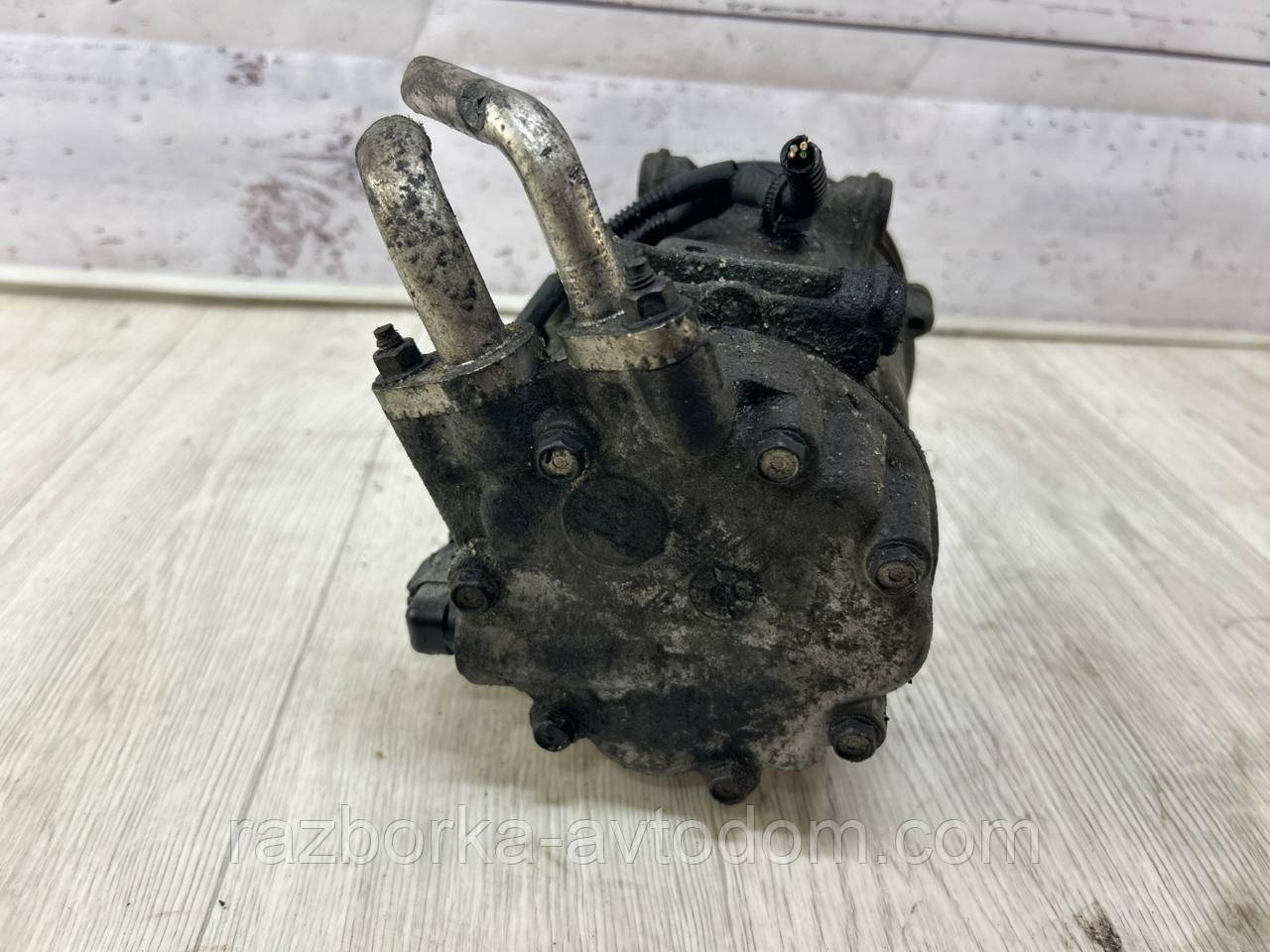 Компресор кондиціонера Peugeot 2008, 207, 308, 307,308, 508, Partner, Citroen C4, C5 OE: 9800839580