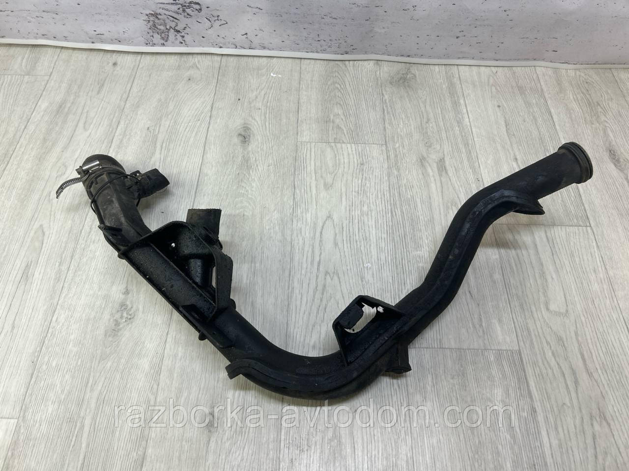 Трубка/патрубок охолоджувальної рідини 1.9D Citroen berlingo (03-08) OE:963468218q