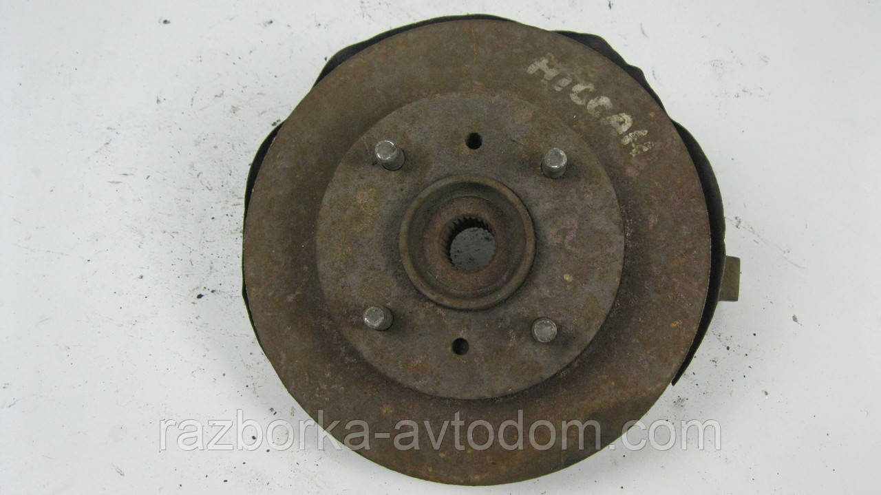 Поворотний кулак/ступиця передній правий Nissan Maxima A32 (1994-2000), Bluebird U11 (1983-1990) OE:40014D4015