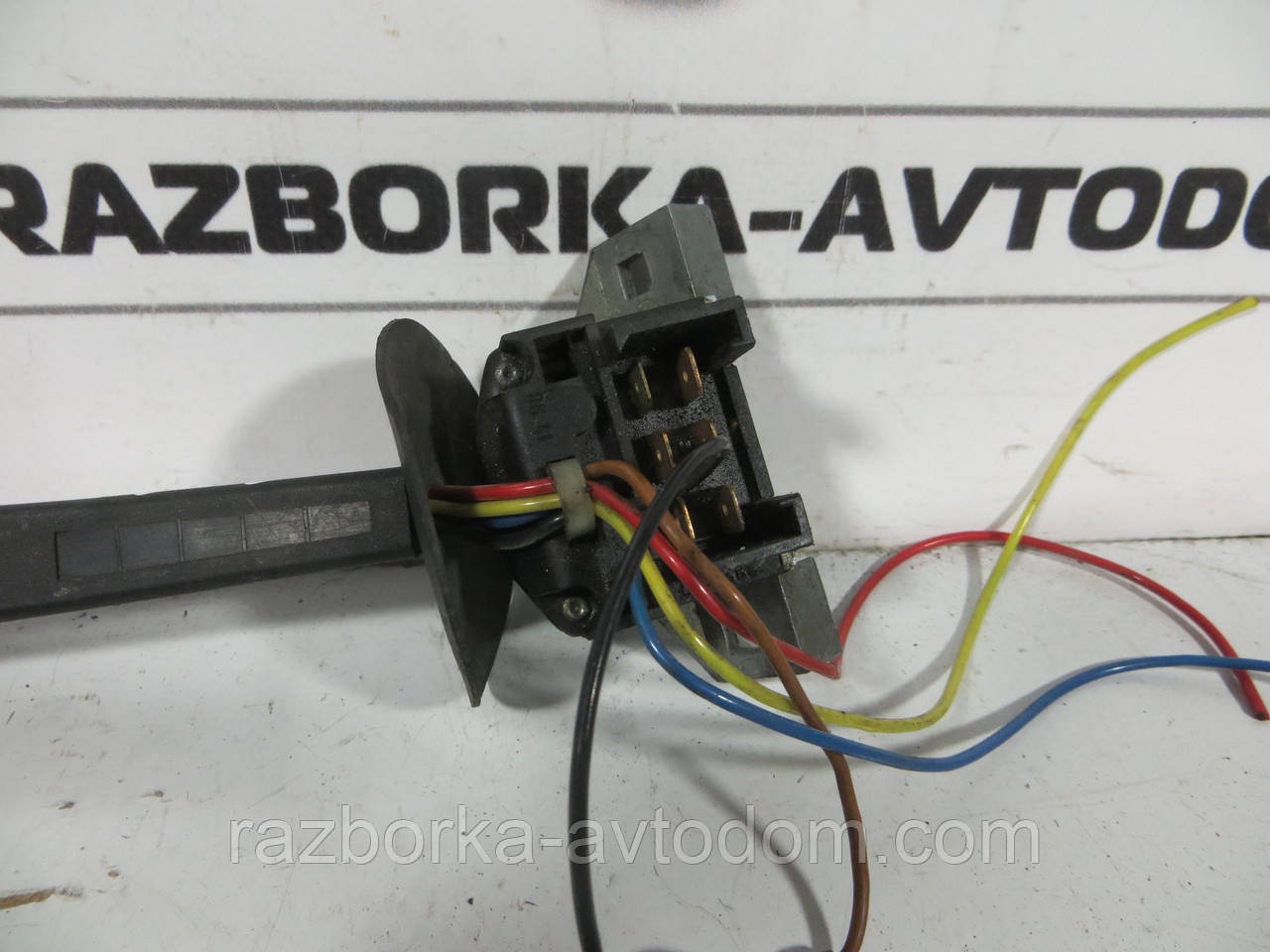 Підрулевий перемикач правий Volvo 240/260 (78-85) 1347926
