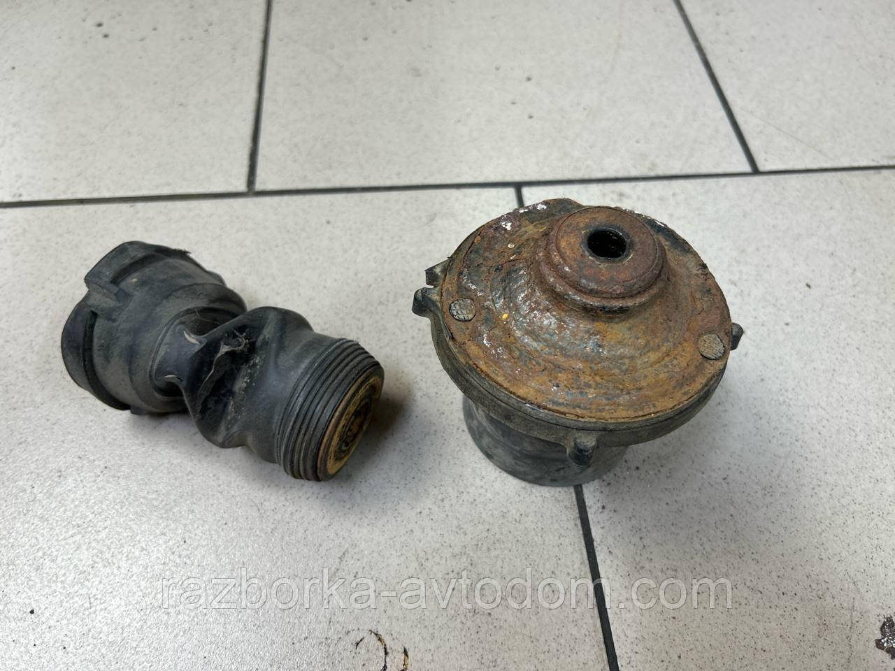Опора амортизатора переднього лівого (комплект) Opel Corsa C (00-06) OE:90468618