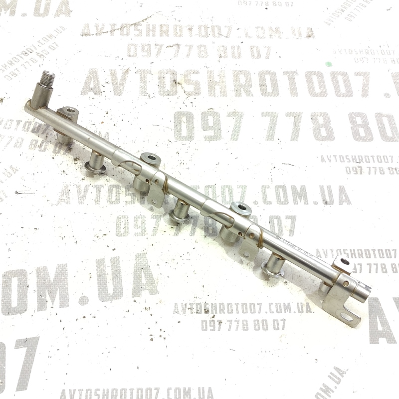Паливна рейка Infiniti Q50 (13-24) 3.0 бензин права