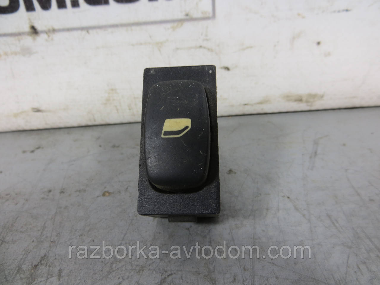 Кнопка склопідіймач задня Peugeot 307 (2001-2008) ОЕ: 6554E8