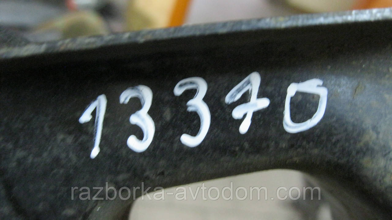 Кронштейн кріплення заднього правого важеля VW Touran (03-10) OE:1K0505130J