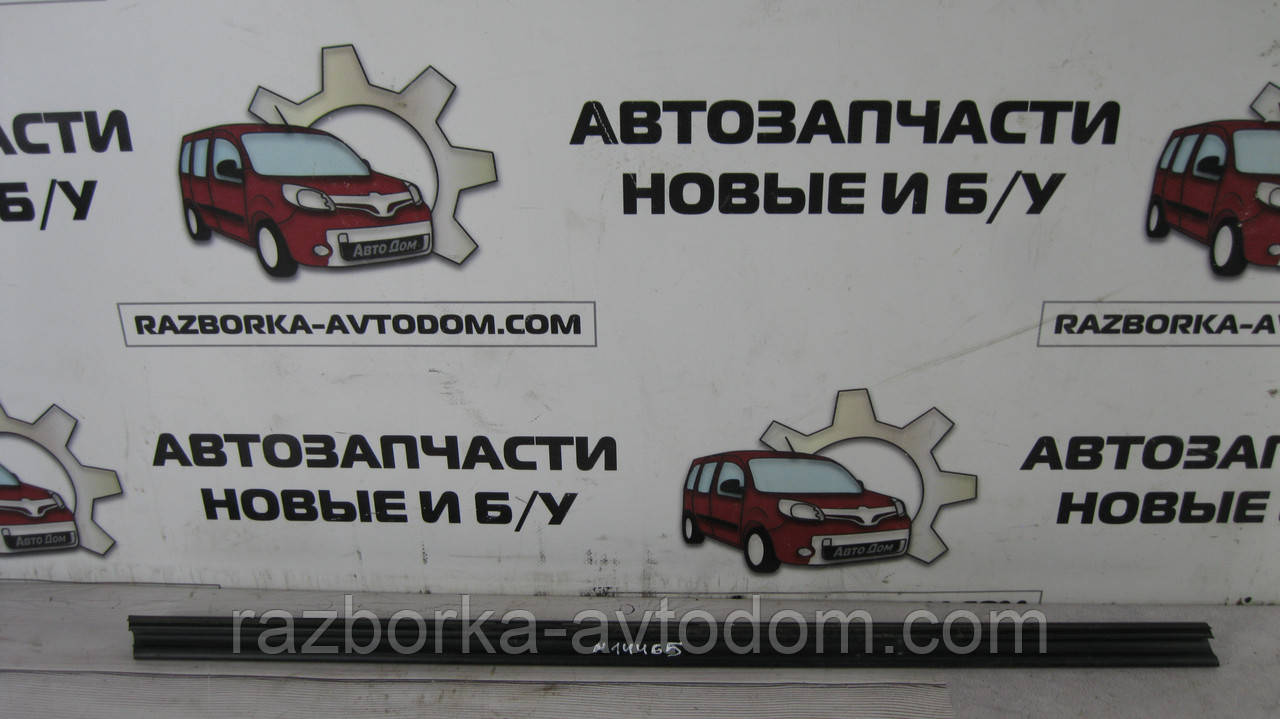Ущільнювач скла дверей передньої лівої (внутрішній) Citroen C4 Picasso (2006-2013) OE:9309L3