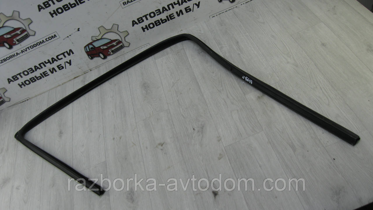 Щільна гумка дверей передньої лівої Opel Zafira B (2005-2010) OE:13290339