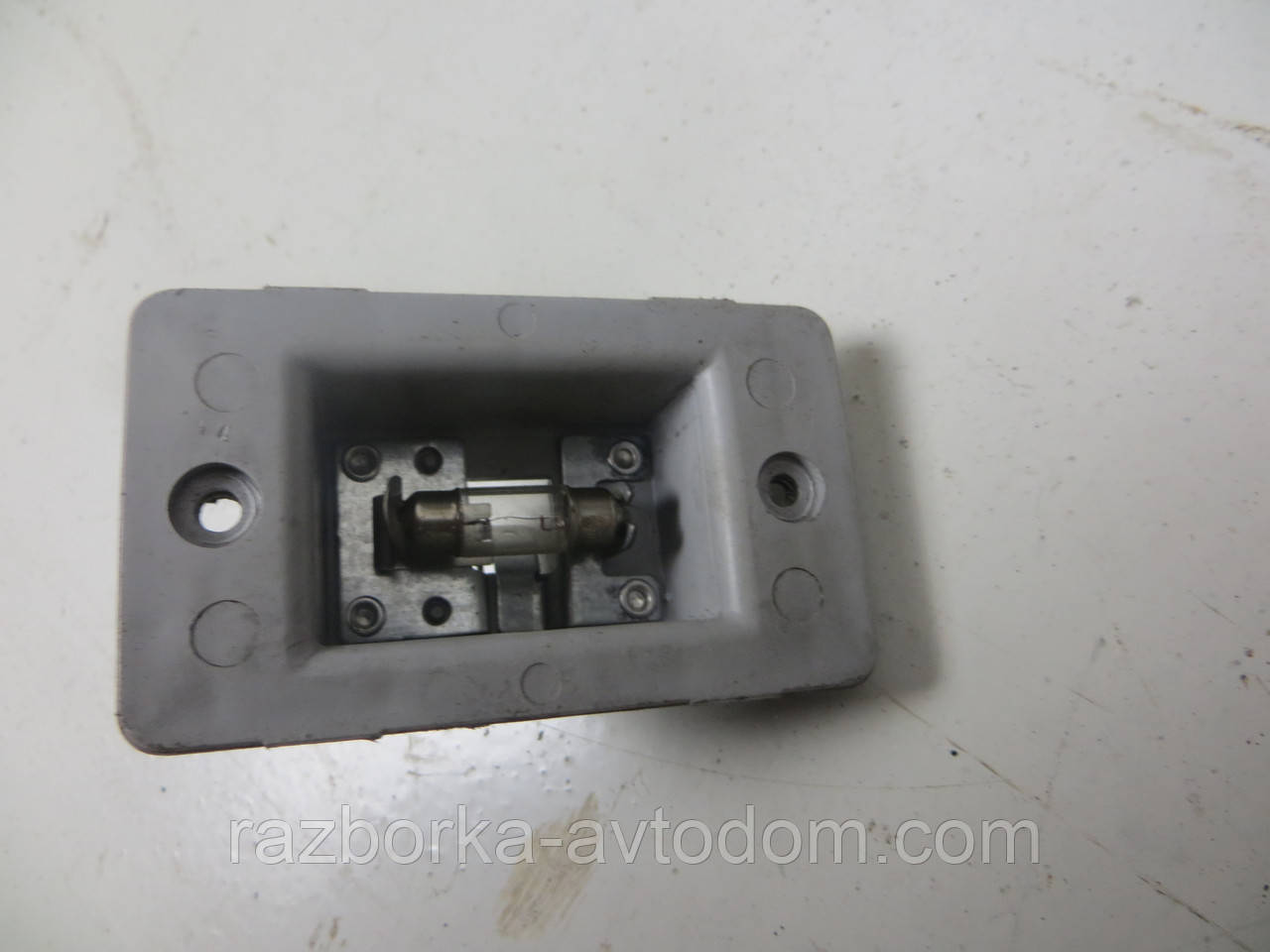 Підсвітка правих дверей Mitsubishi Pajero Sport 1 (1997-2009) OE:MB305621