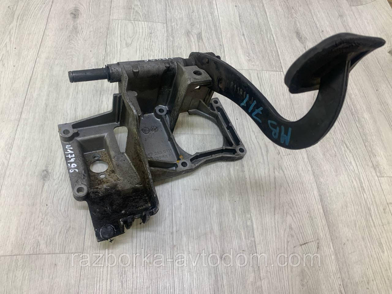 Педальний вузол (з педаллю) Mercedes Vario (1996-2013), OE: A6672900319