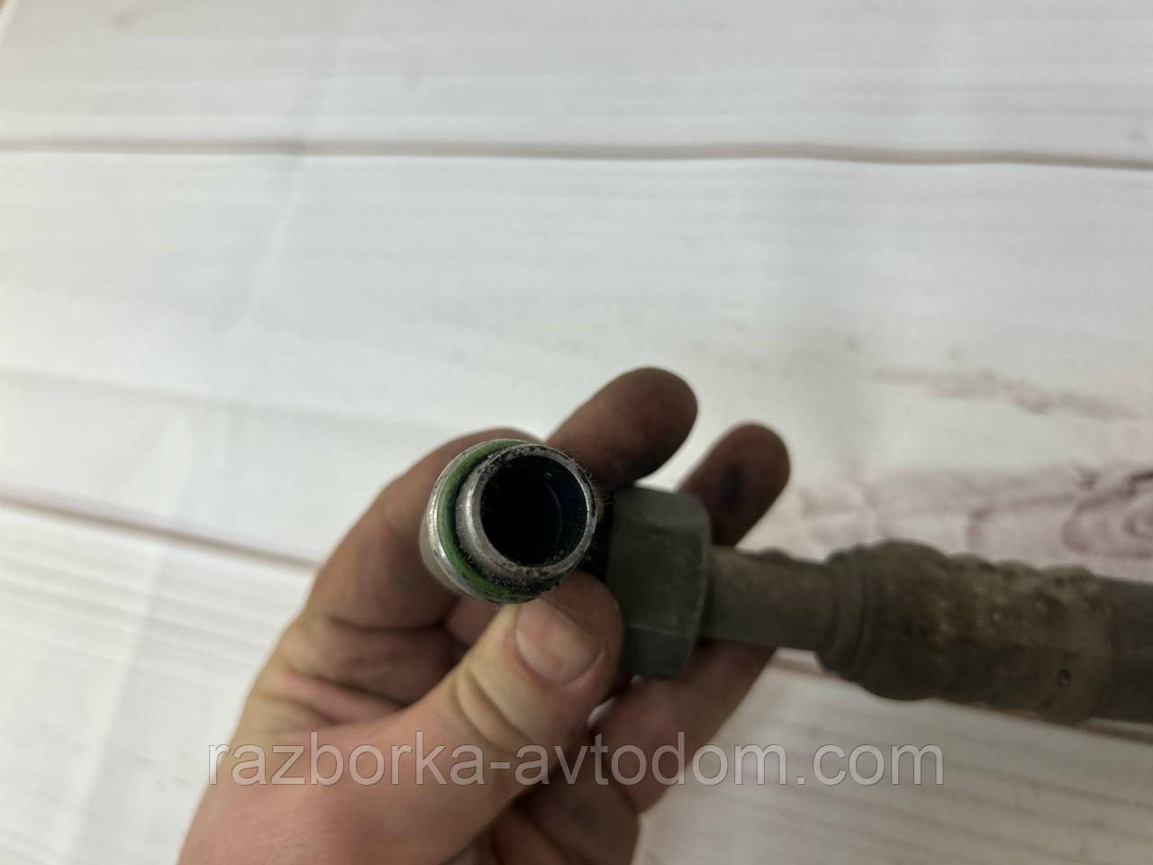 Трубка AC кондиціонера 1,9TD VW Passat B5 (96-00) OE:8d0260704s