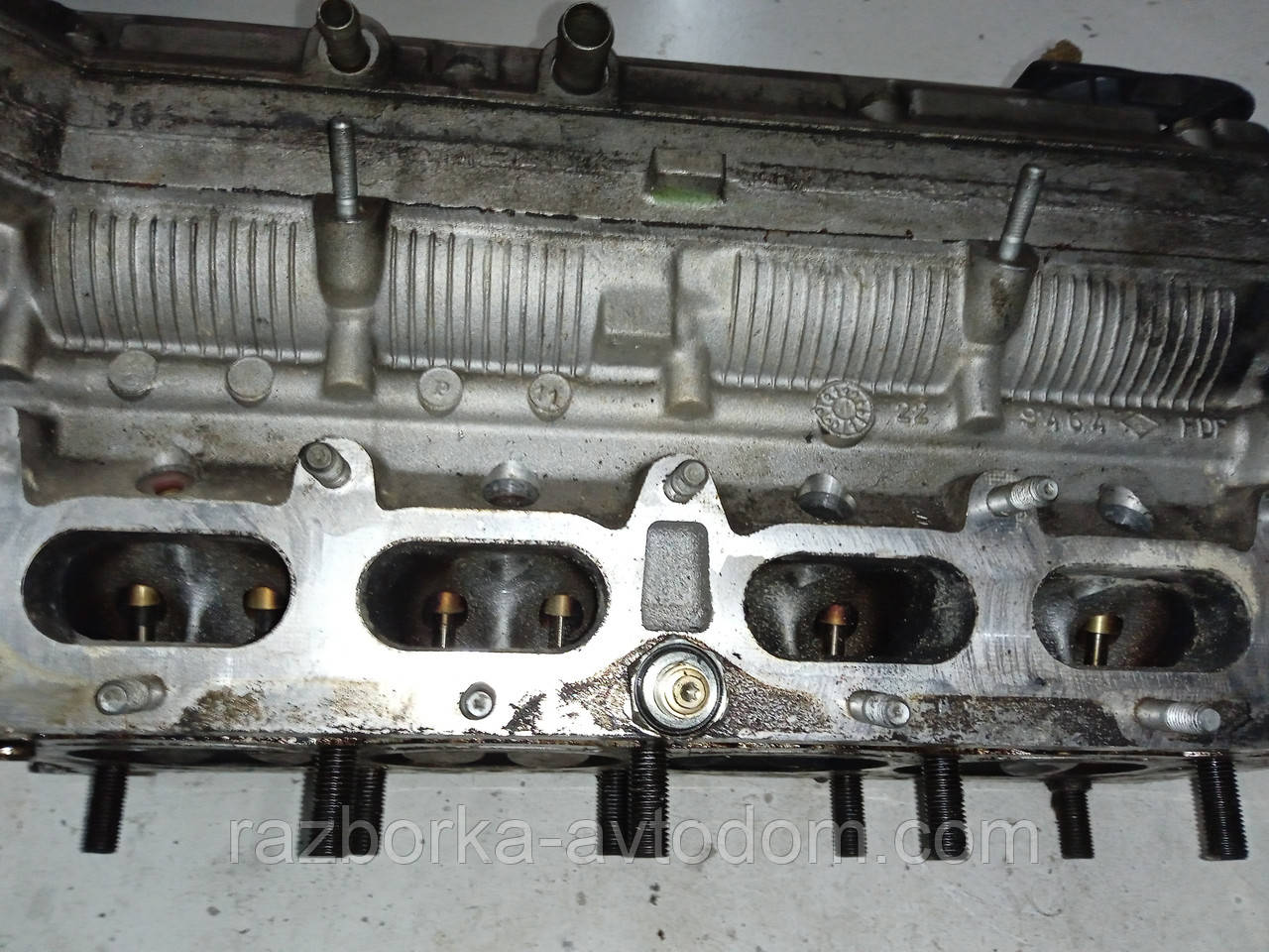 Головка блока циліндрів (ГБЦ) Renault 19, CLIO 1.8I 16 V (1992-1995) OE:7700736463
