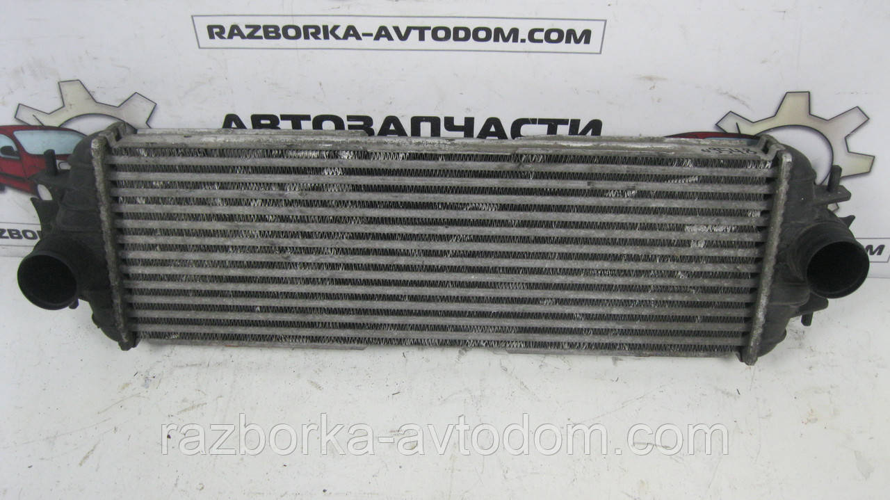 Радіатор інтеркулера Opel Vivaro (2001-2010), Renault Trafic 2 (2001-2014) OE:7700312903