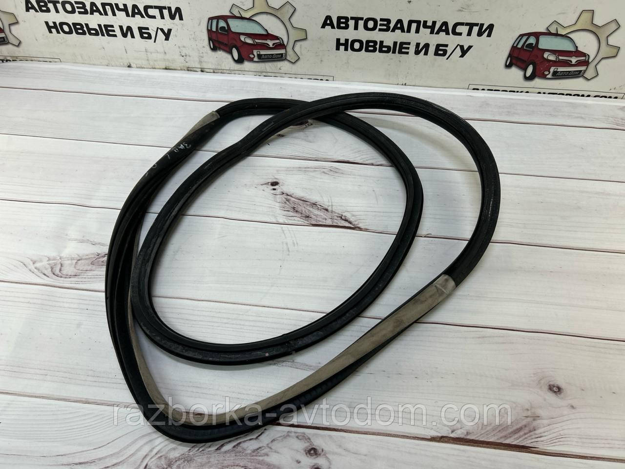 Ущільнювальна гумка заднього лівого дверей (універсал) VW Passat B5 (96-00) OE:3B9867367F фото 2