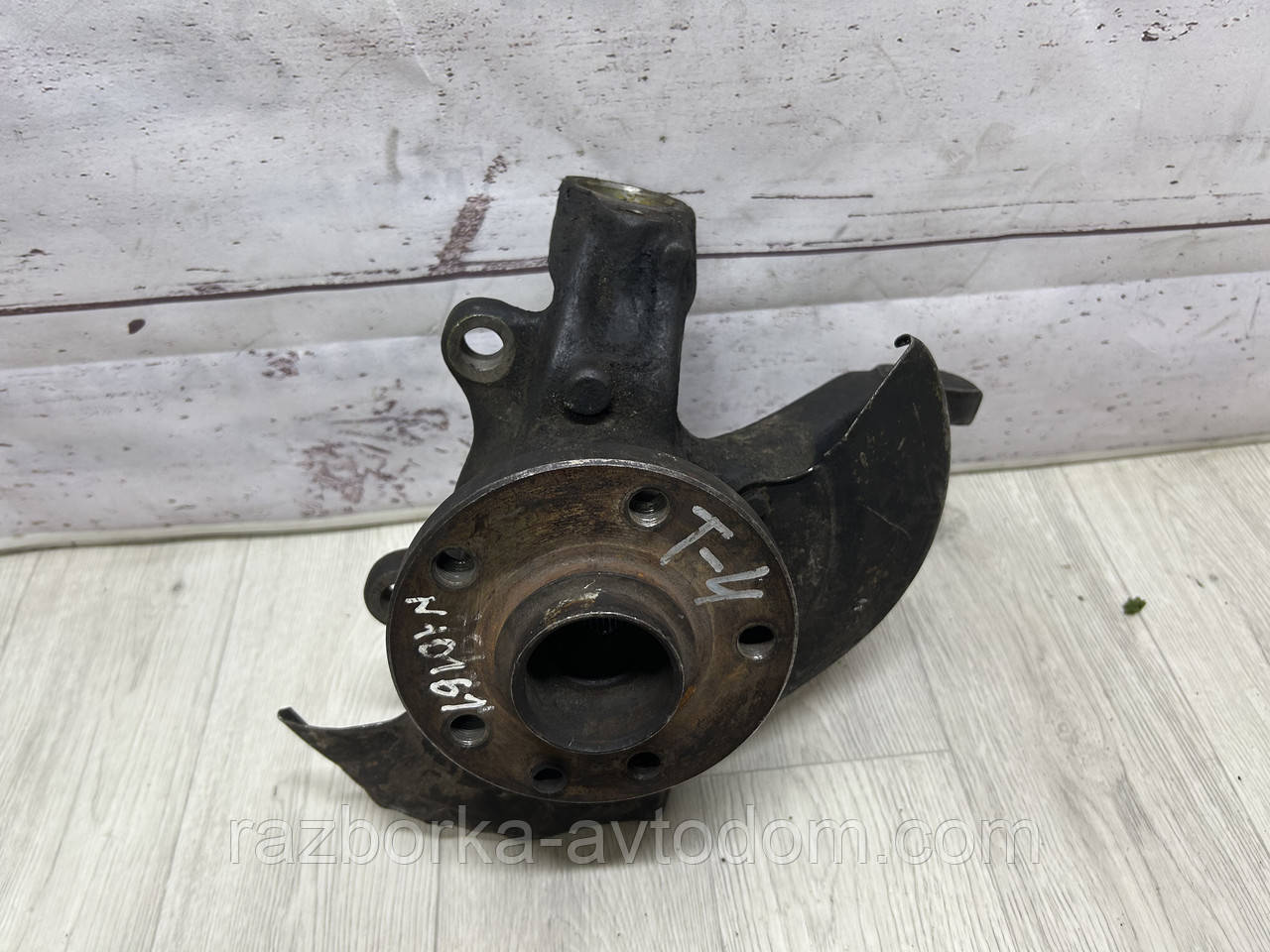 Поворотний кулак/ступиця передня ліва (цуфа) VW Transporter T4 (1990-1996) OE:701407257C фото 2