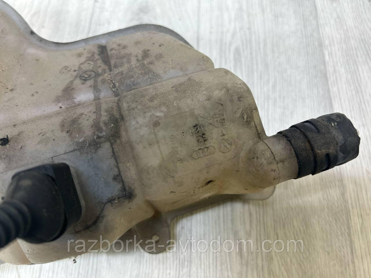 Бачок розширювальний Skoda Superb 1 (02-06), VW Passat B5 (95-05), Audi A4 B5, A6 C5 OE: 88121403l