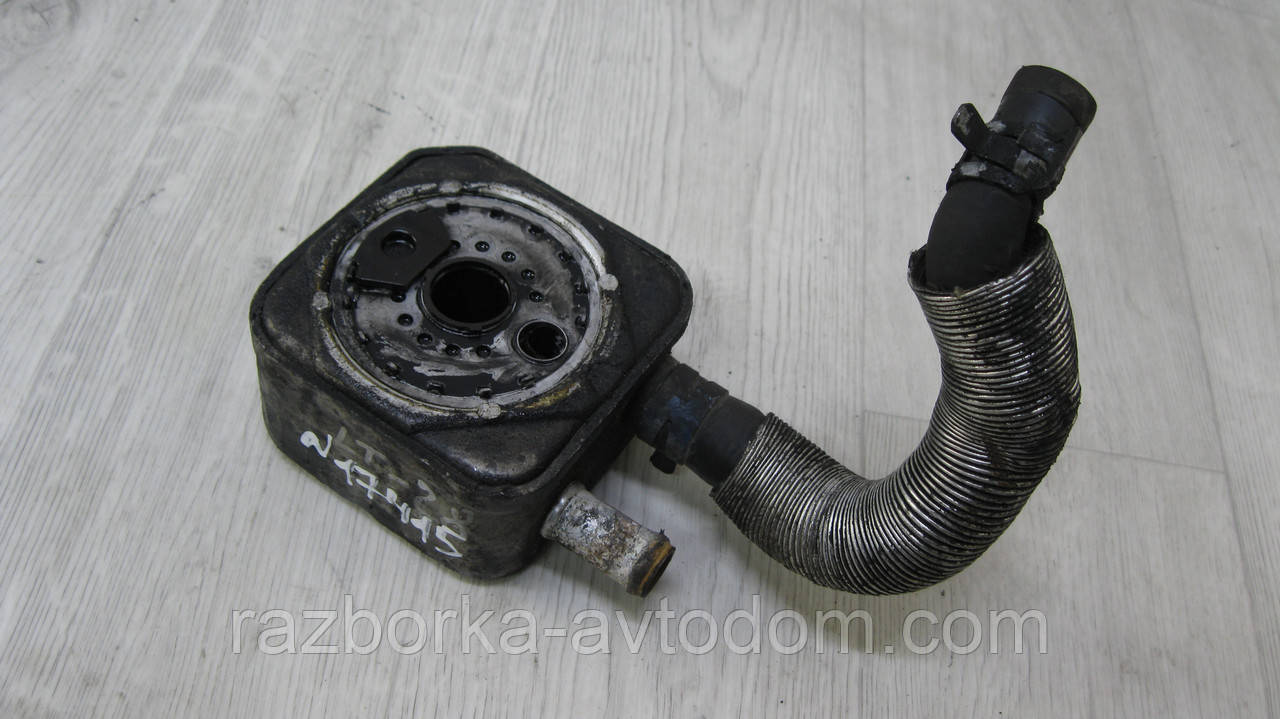 Оливний (охолоджувач) VW Lt28-35, Golf 3, 4, Transporter T5, Skoda Octavia 028117021C, 028117021E