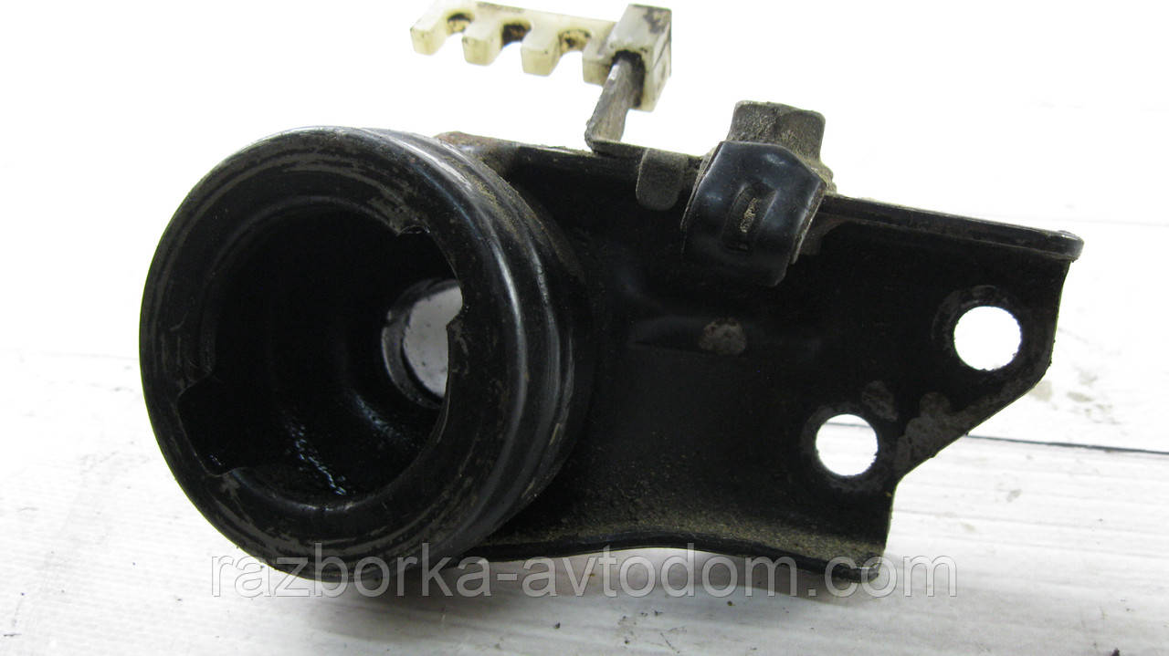 Олія заливна горловина 3,0i Mitsubishi Pajero Sport 1 (1997-2009) OE:MD309718