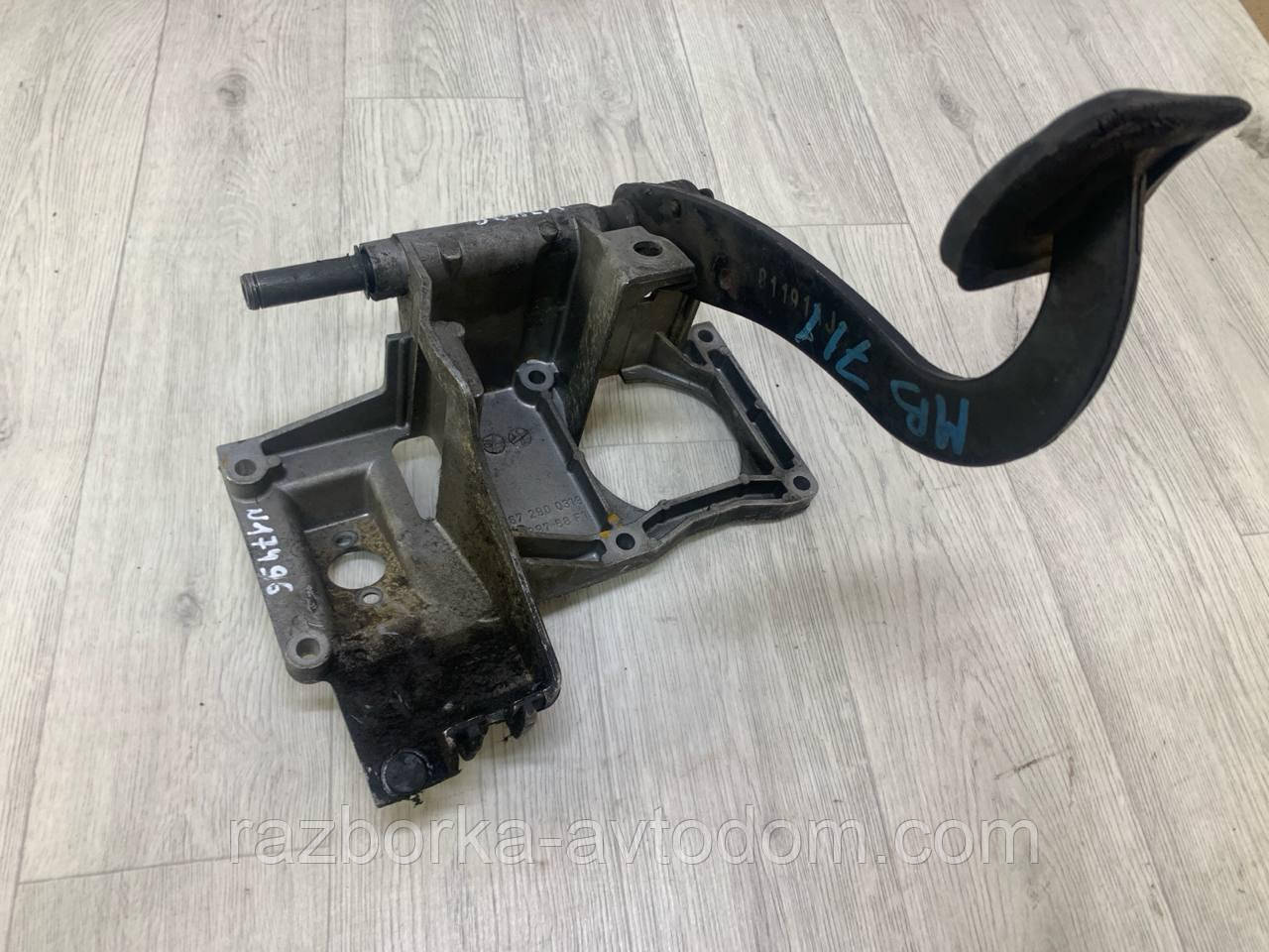 Педальний вузол (з педаллю) Mercedes Vario (1996-2013), OE: A6672900319