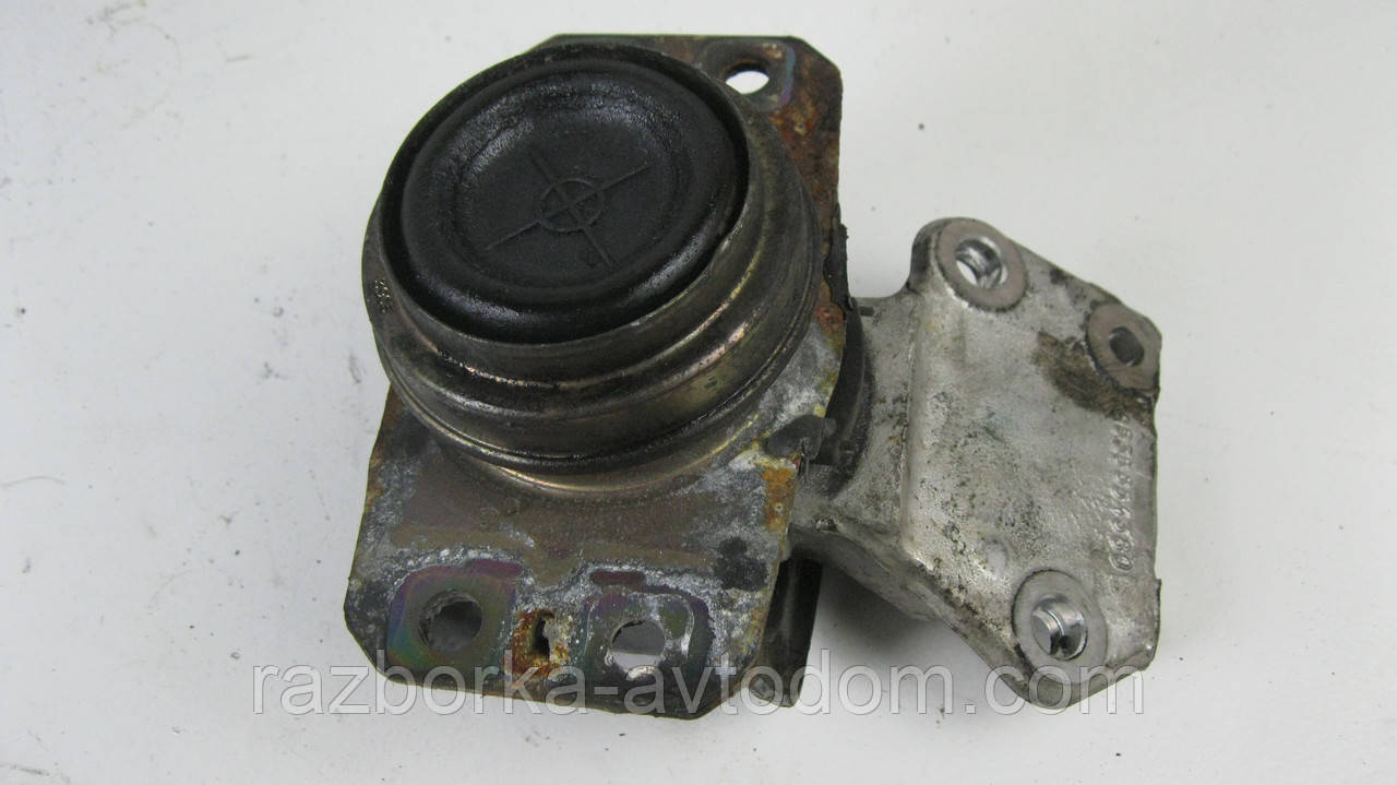 Подушка двигуна права верхня Citroen C4 (2004-2010) OE:1839 90