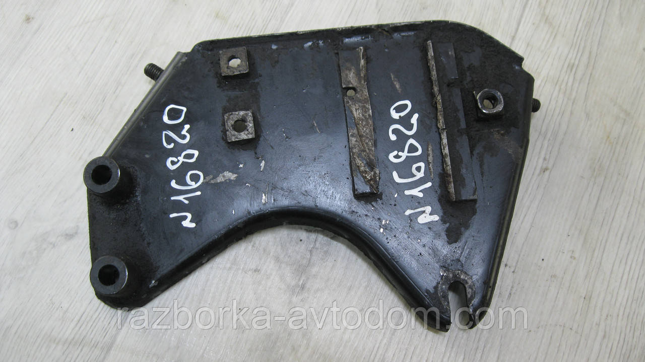 Кронштейн двигуна передній VW Passat B5 (1997-2000) 1,9TDI OE: 8D0199225D